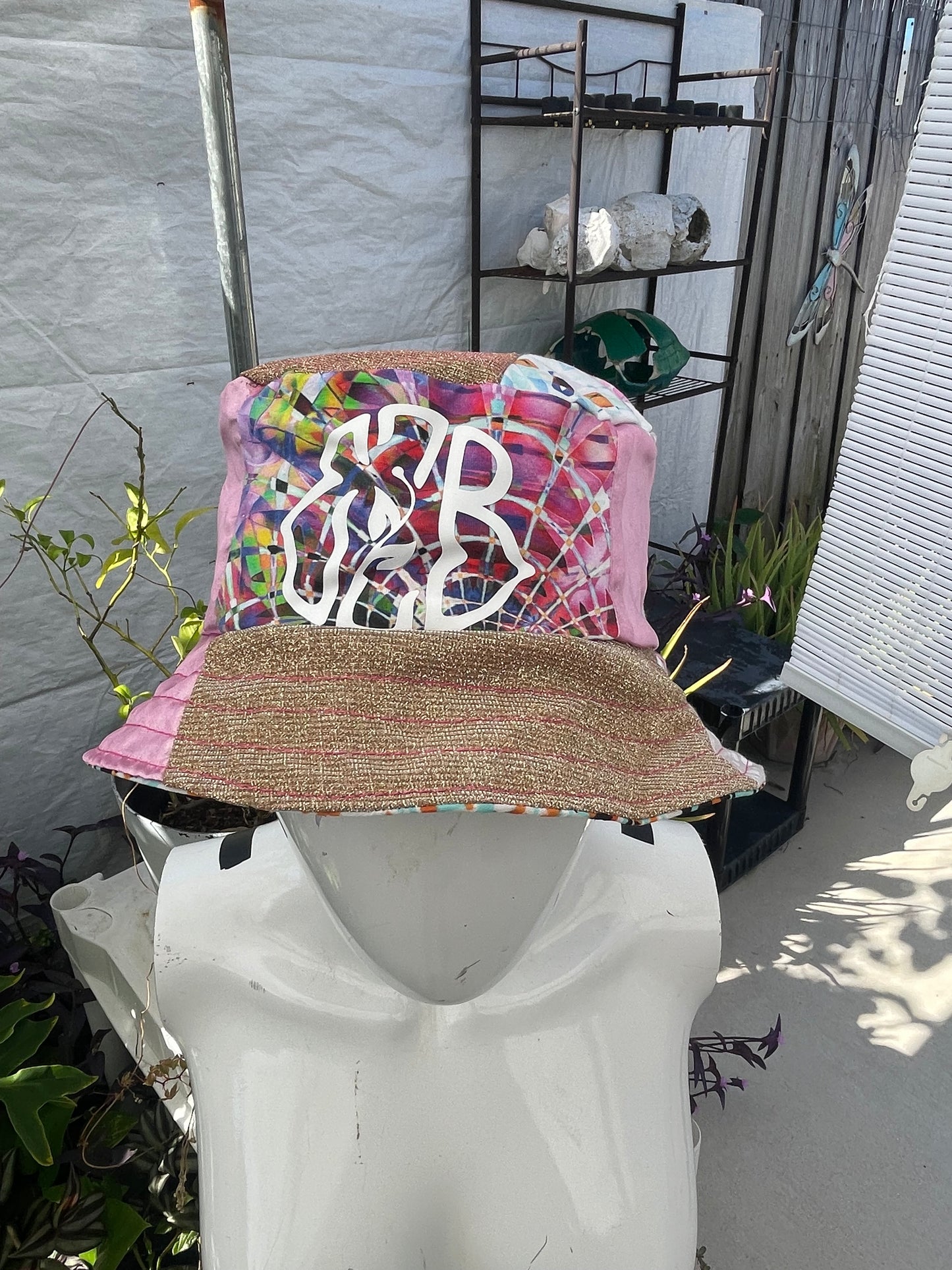 21’ bucket hat