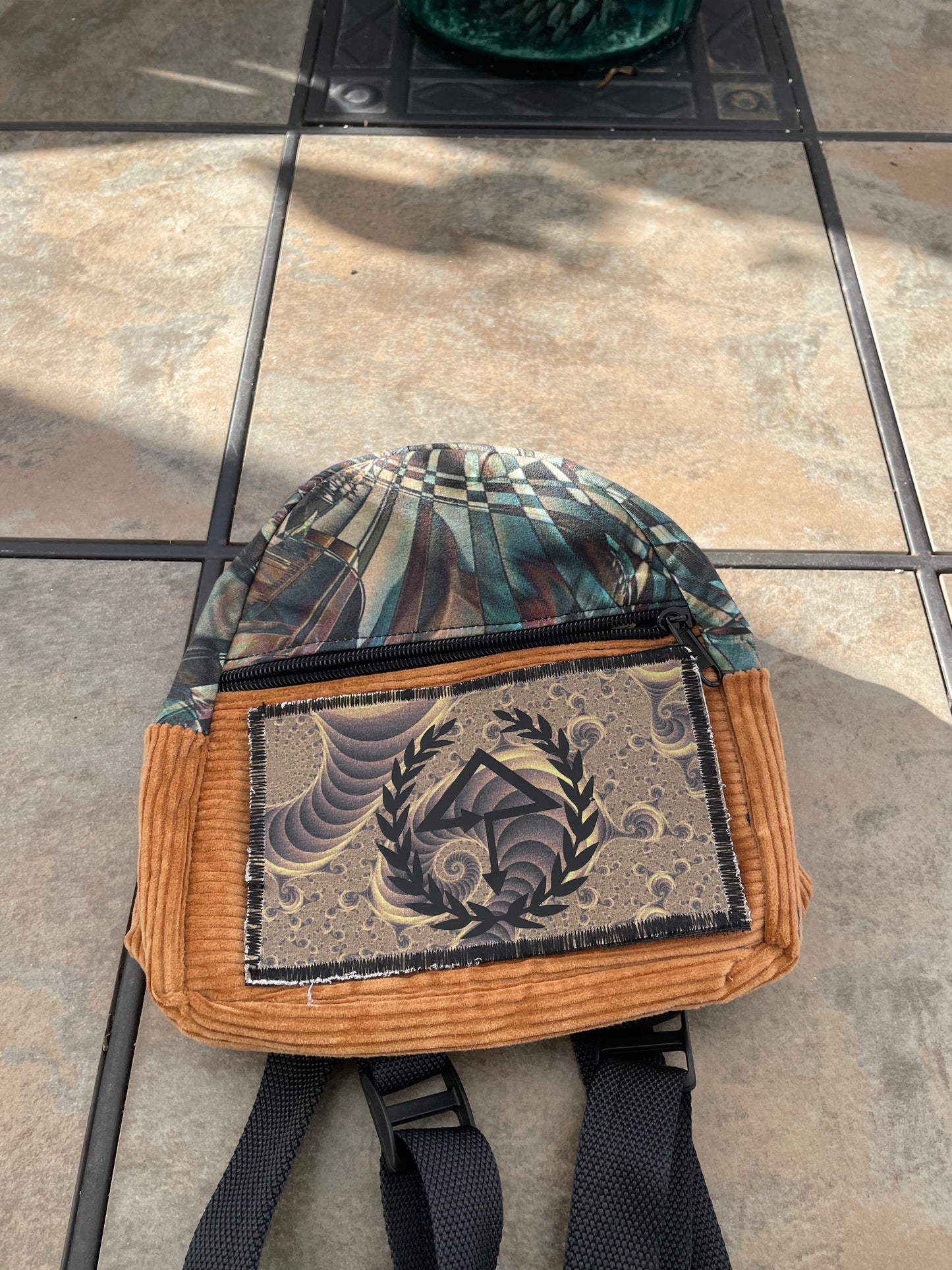 Hawaiian tees n neutral fractals