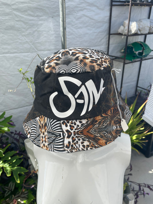 22.5’ large bucket hat